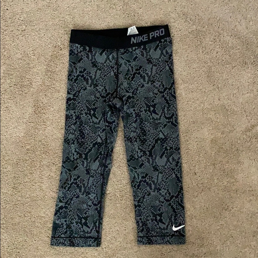 Nike crop drifit workout leggings